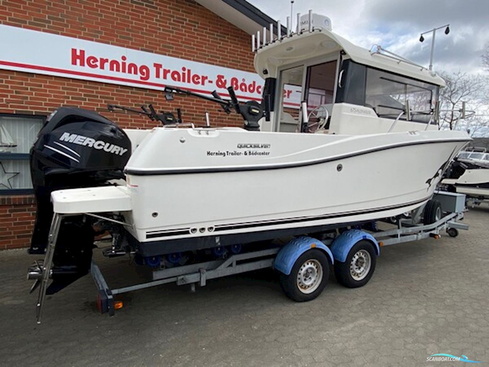 Quicksilver Activ 675 Pilothouse m/Mercury F200 hk Verado og Brenderup trailer