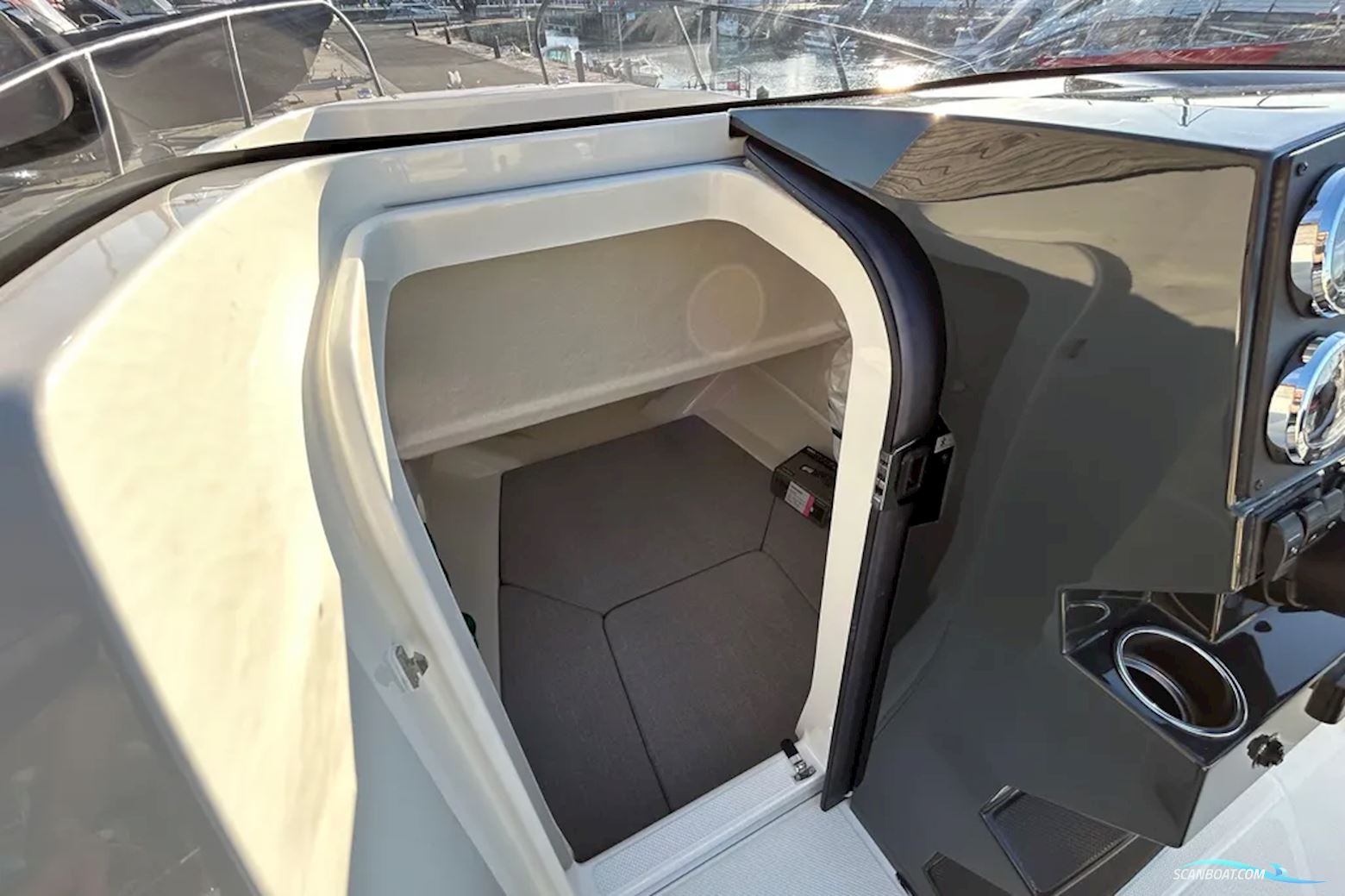 Quicksilver Activ 705 Open