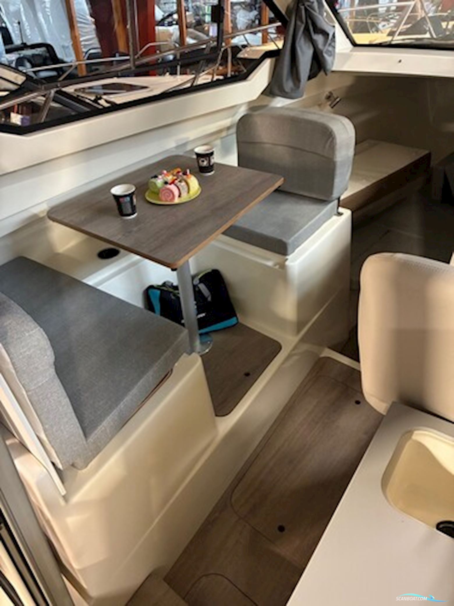 Quicksilver Activ 705 Weekend m/Mercury F150 hk Racing XL DS V6, Hvid - Jubilæumspris !