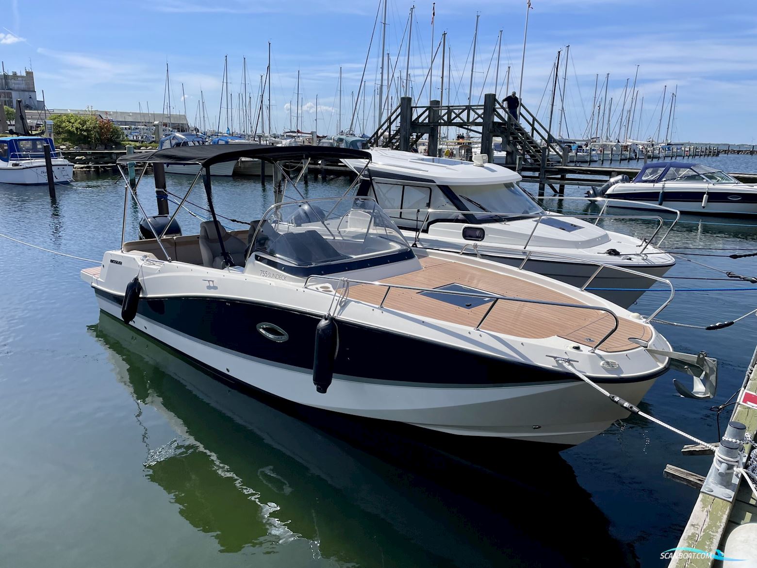 Quicksilver Activ 755 Sundeck Motorboten 2017, met Mercury F 300 Verado Årg. 2020 motor, Denemarken