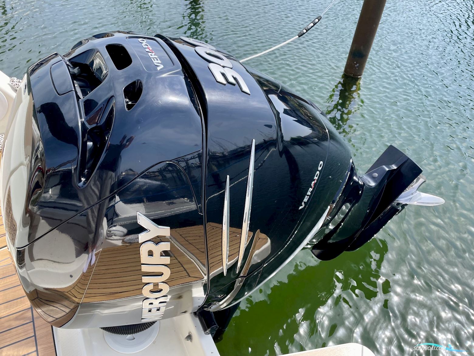 Quicksilver Activ 755 Sundeck
