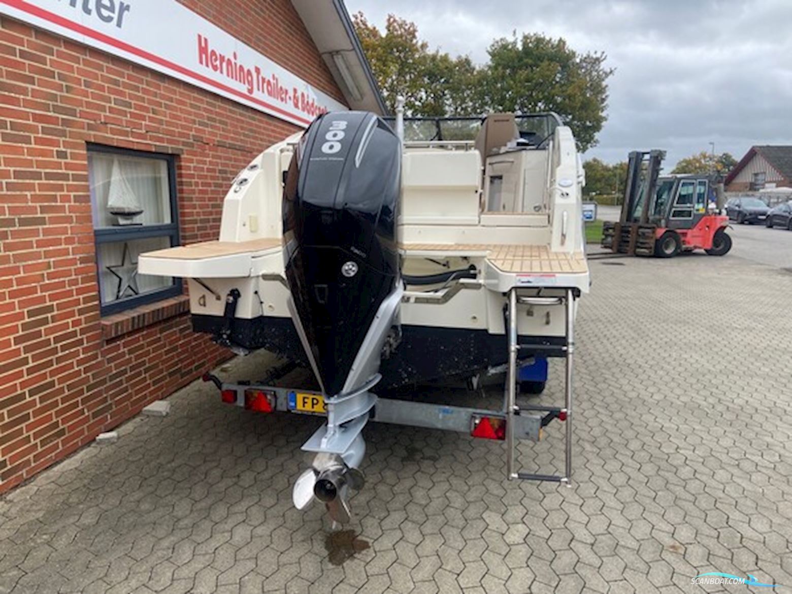 Quicksilver Activ 805 Cruiser m/Mercury F300 hk V8 Verado