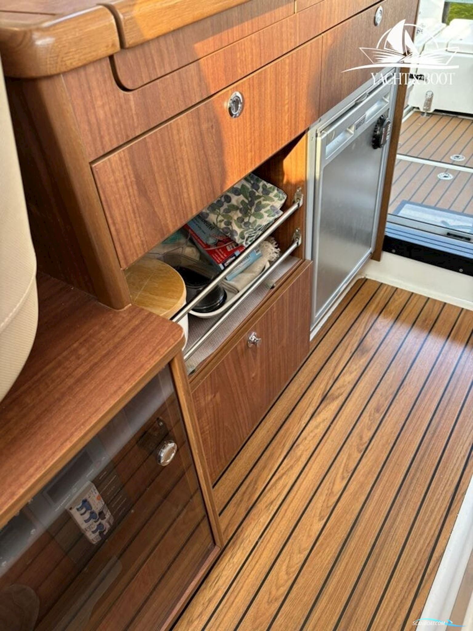 Quicksilver Activ 855 Cruiser