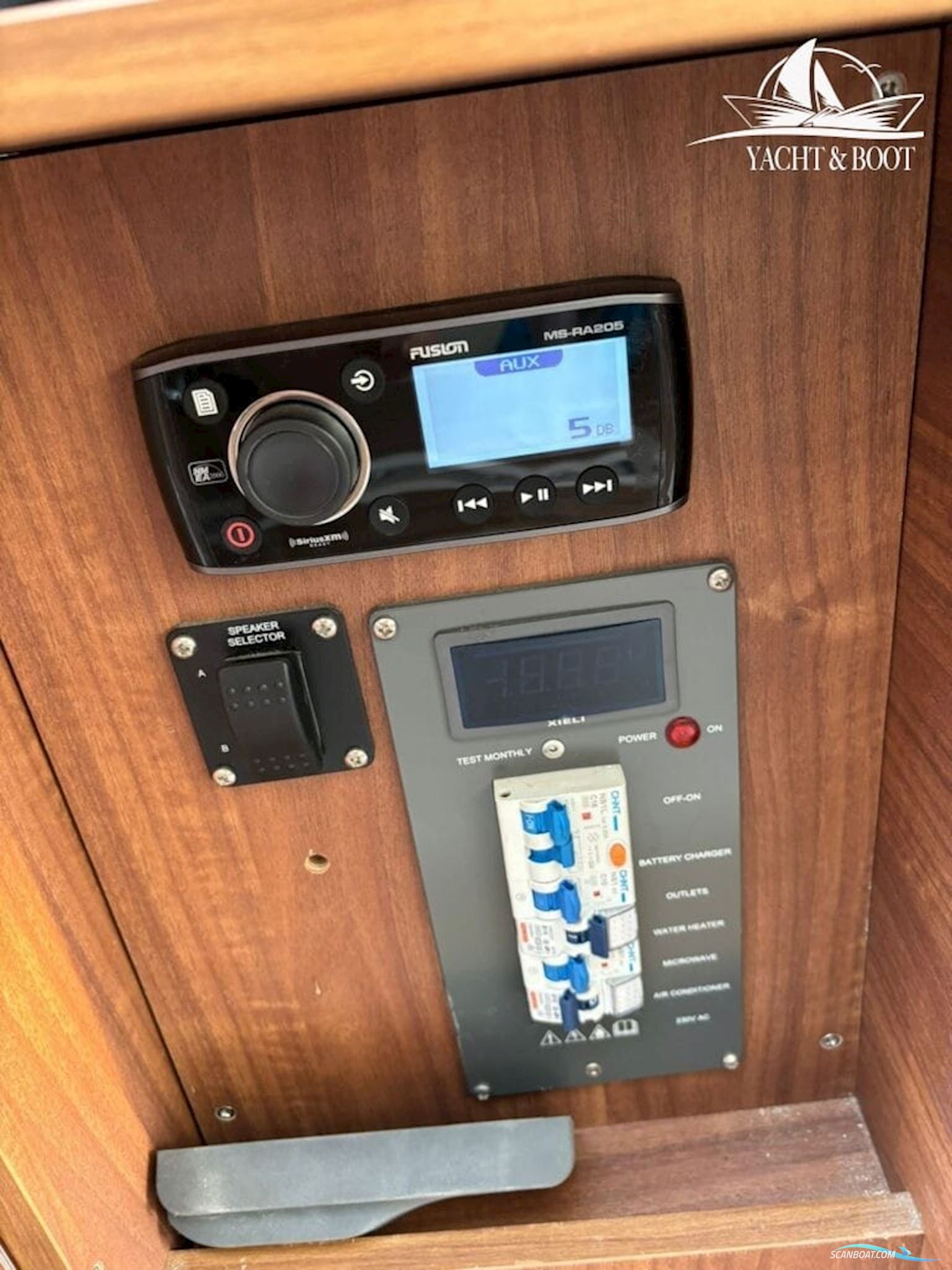 Quicksilver Activ 855 Cruiser