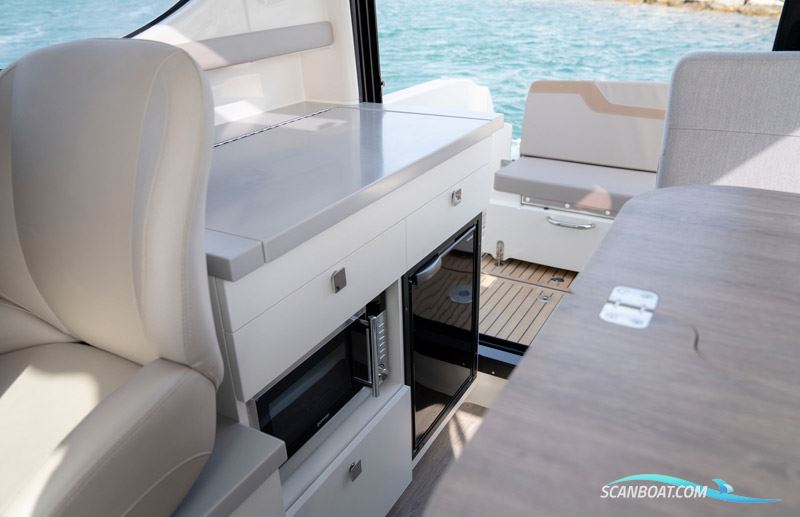 Quicksilver Activ 905 Weekend