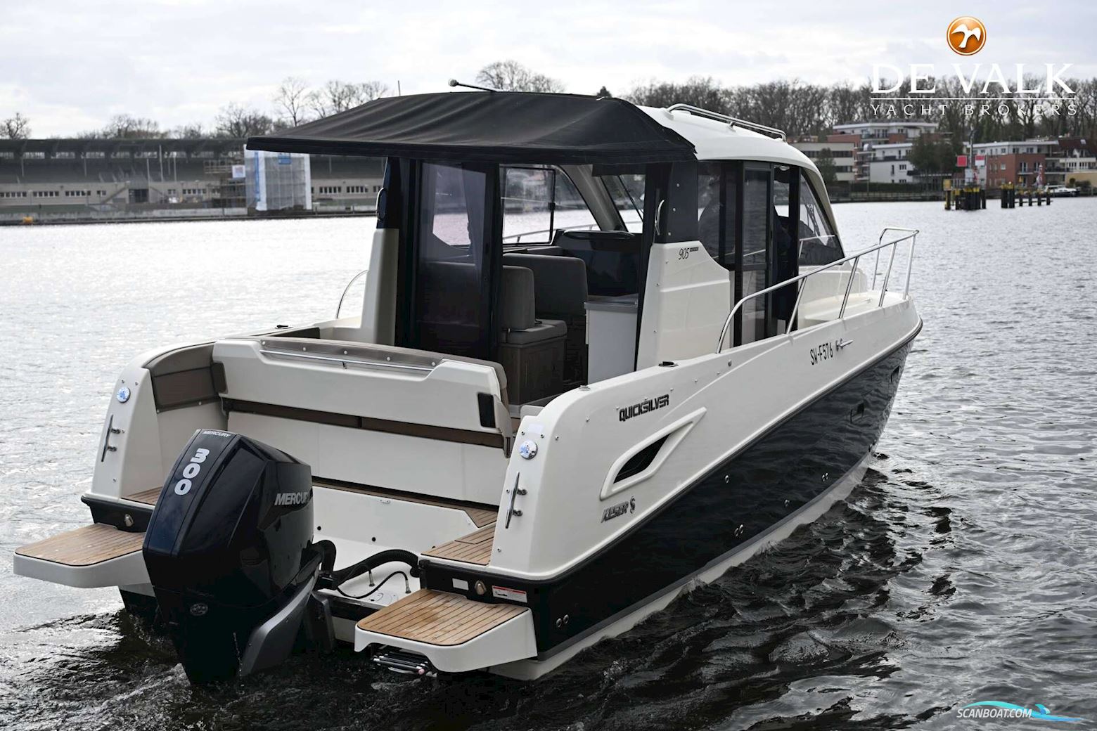 Quicksilver Activ 905 Weekend