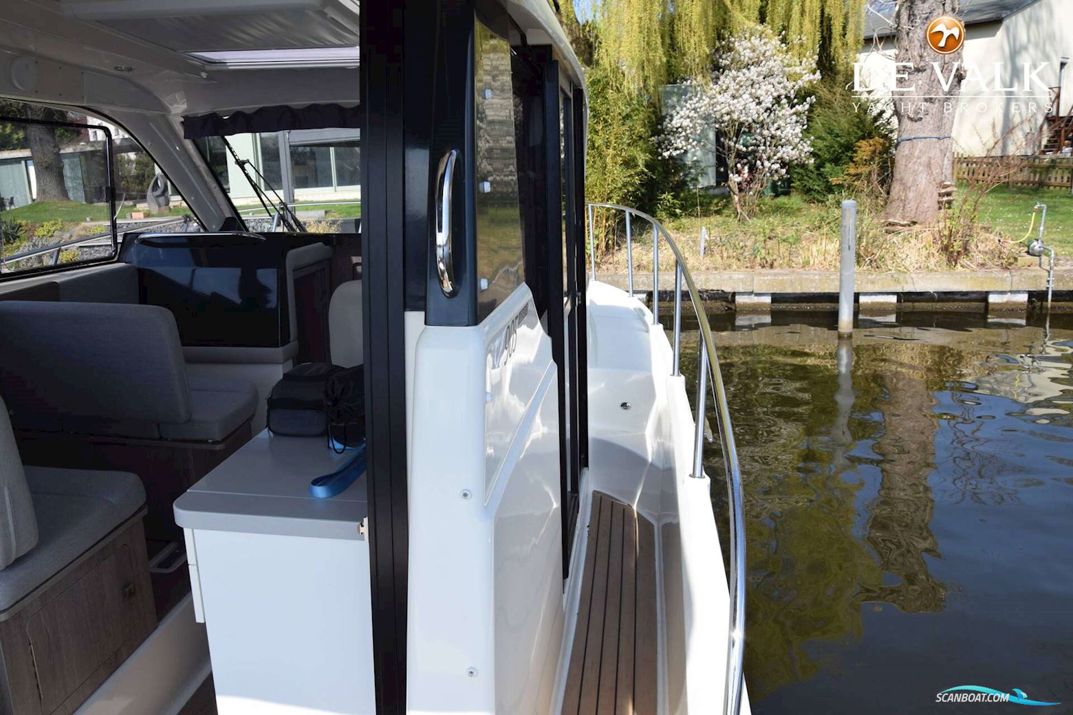 Quicksilver Activ 905 Weekend