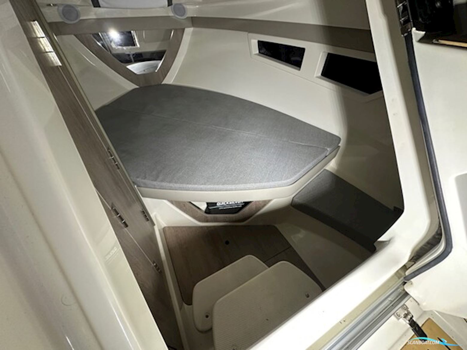 Quicksilver Active 805 Cruiser - Mercury V8 300hk