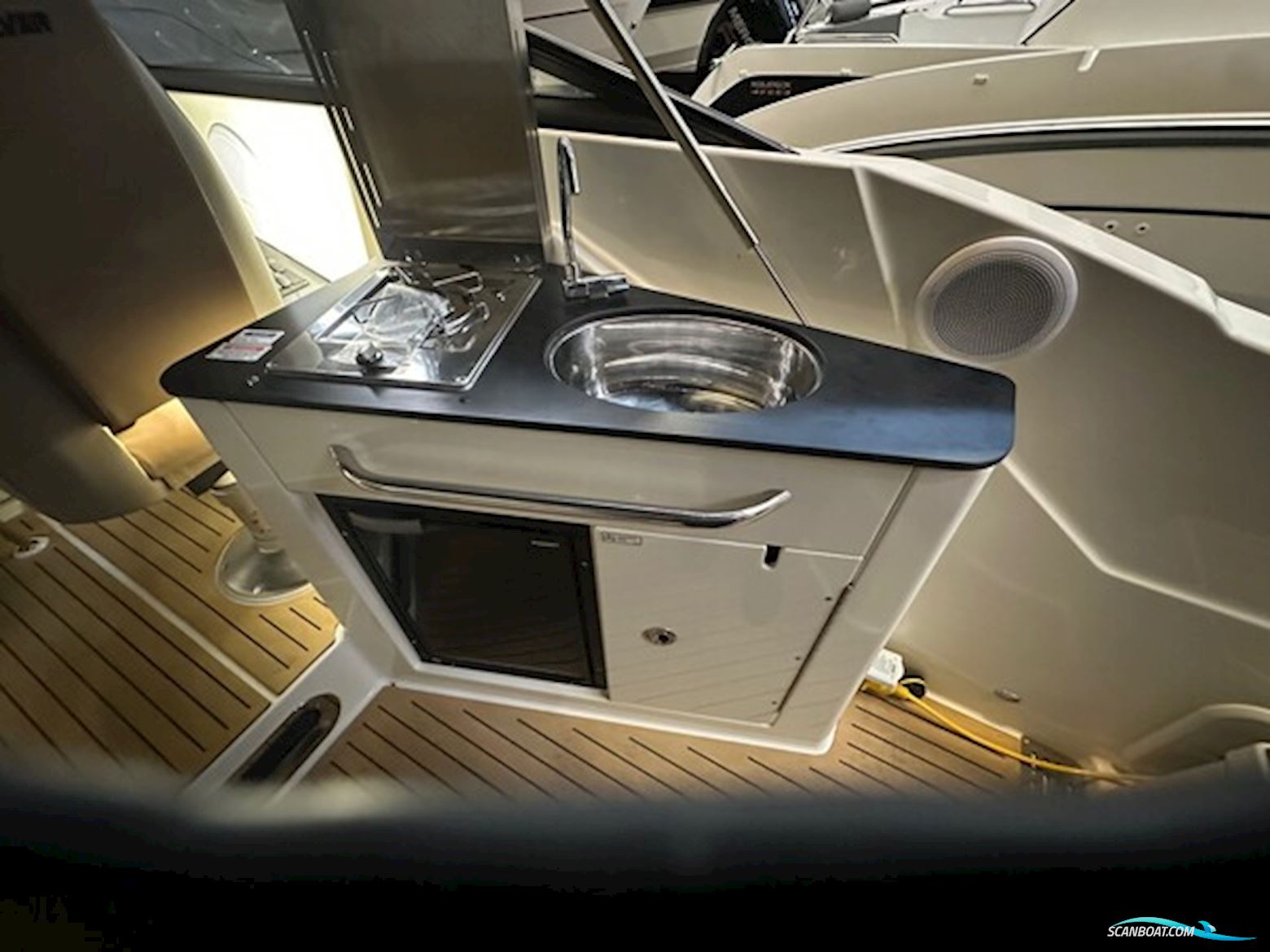 Quicksilver Active 805 Cruiser - Mercury V8 300hk