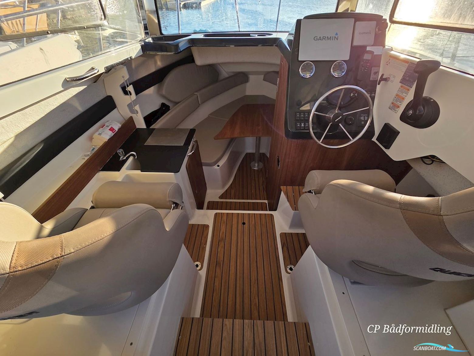 Quicksilver Arvor 810 Pilothouse