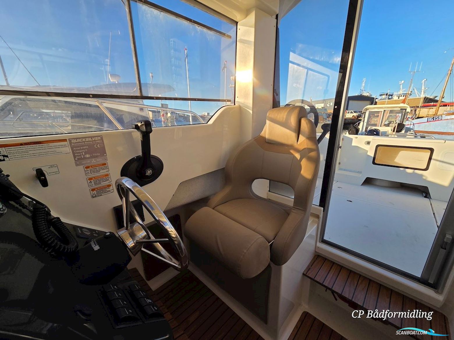 Quicksilver Arvor 810 Pilothouse