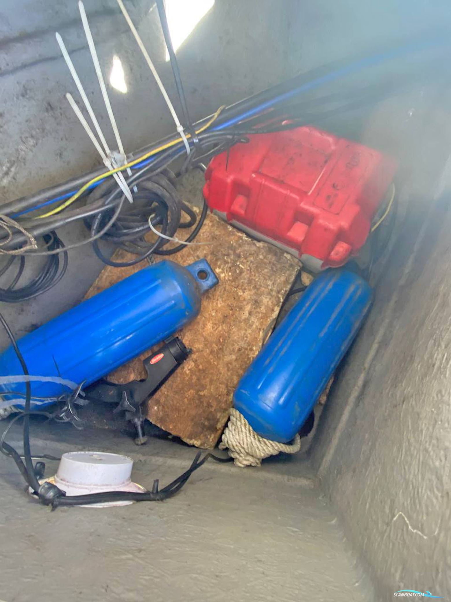 Quicksilver Cabin 435