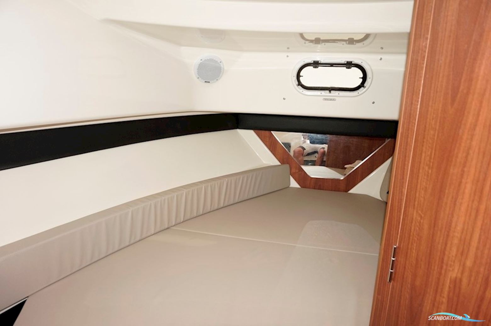 Quicksilver Captur 905 Pilothouse