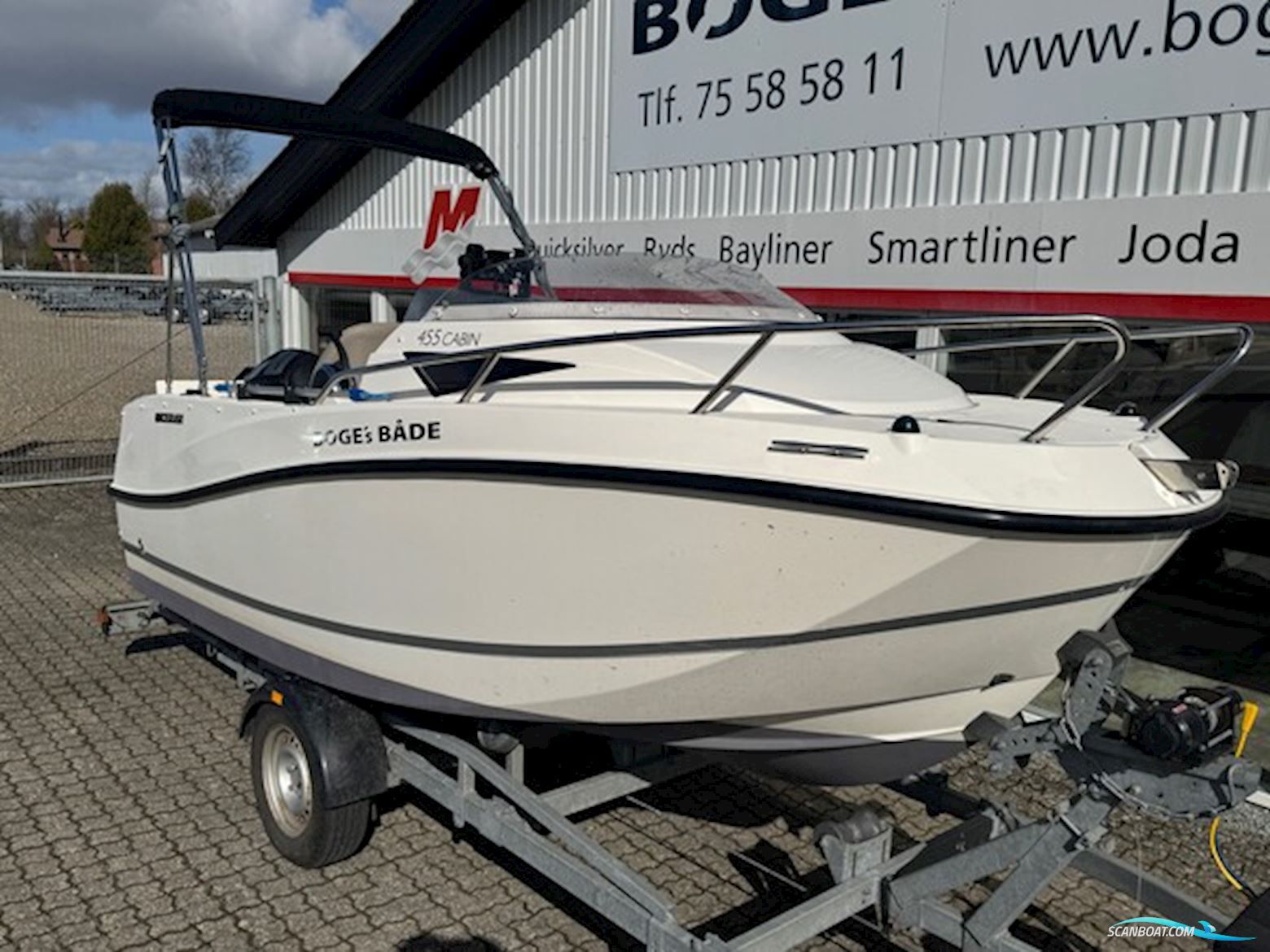 Quicsilver Activ 455 Cabin med F60 Mercury-EFI og 1000 kg Brenderup bådtrailer