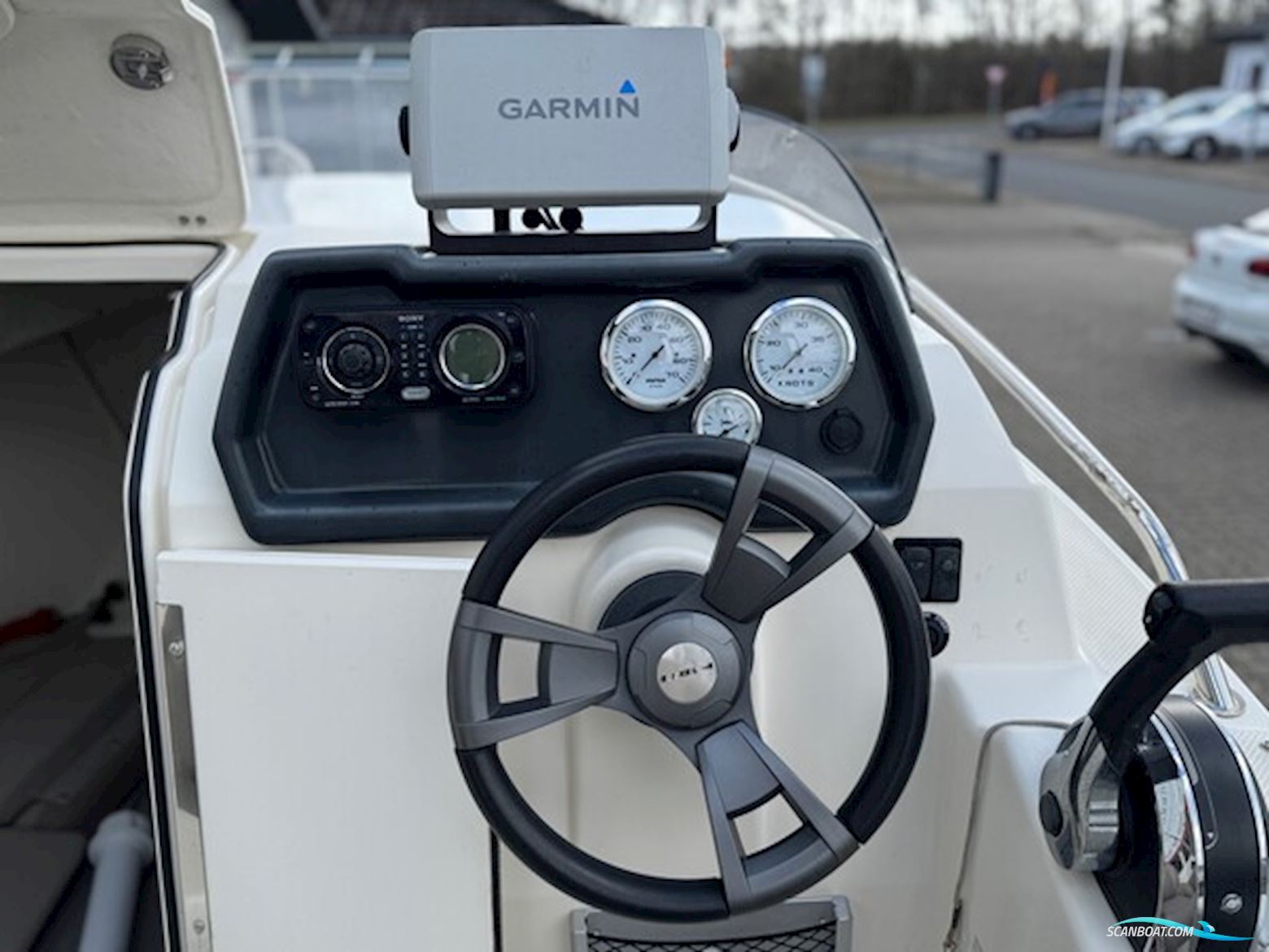 Quicsilver Activ 455 Cabin med F60 Mercury-EFI og 1000 kg Brenderup bådtrailer
