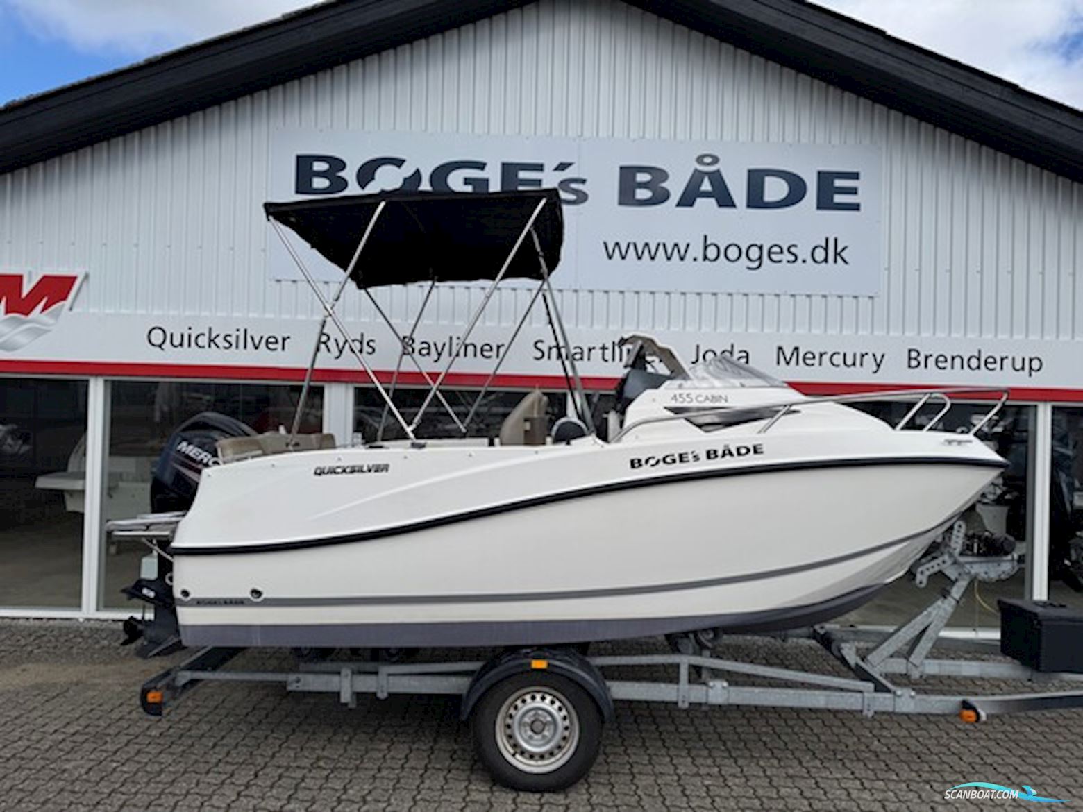 Quicsilver Activ 455 Cabin med F60 Mercury-EFI og 1000 kg Brenderup bådtrailer