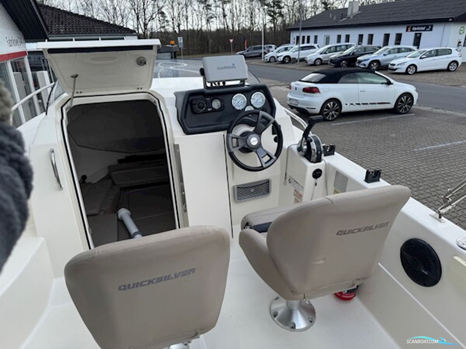 Quicsilver Activ 455 Cabin med F60 Mercury-EFI og 1000 kg Brenderup bådtrailer