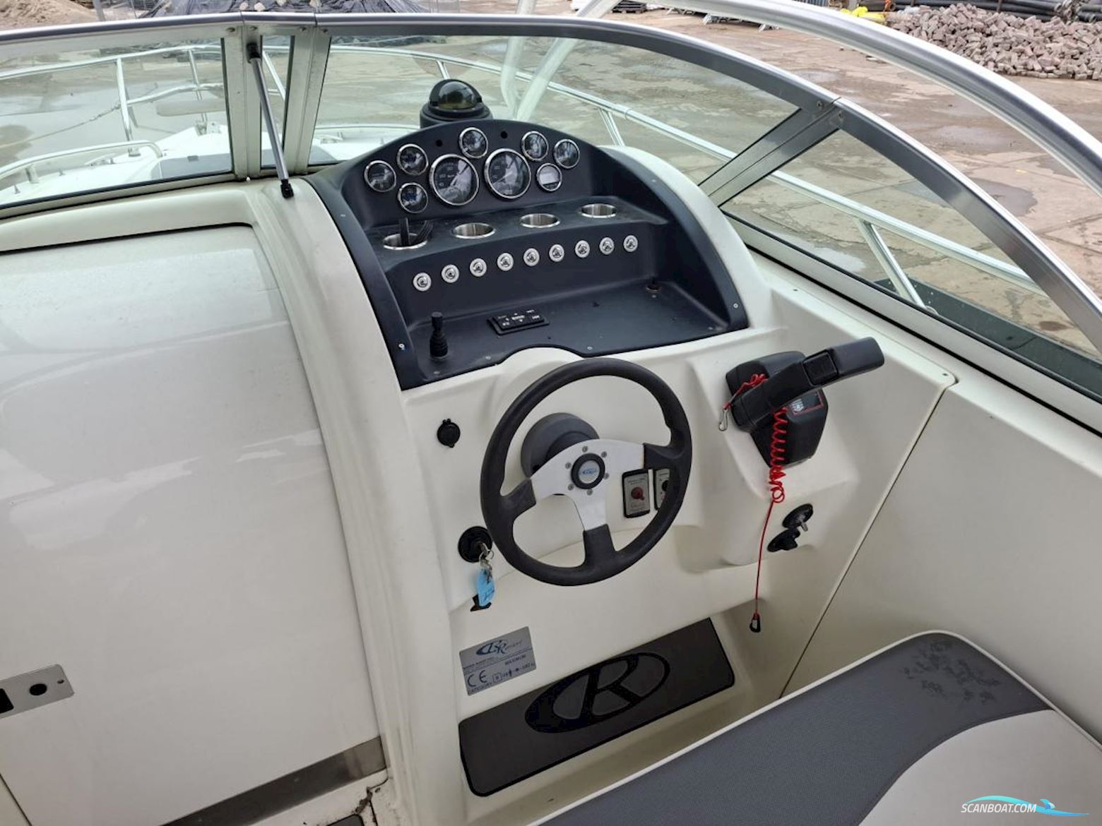 RANCRAFT RM-Yacht Ranieri RV-25 Console boat
