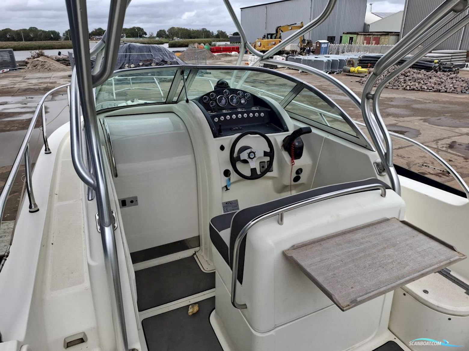 RANCRAFT RM-Yacht Ranieri RV-25 Console boat