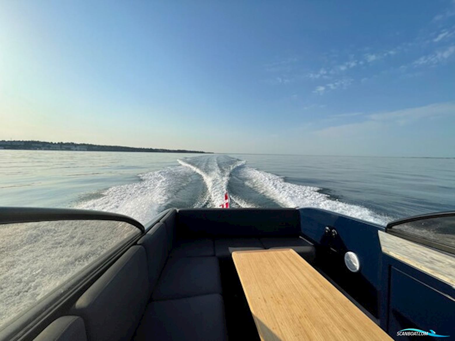 RAND Leisure 28 - Mercruiser 6.2L med Bravo 3-drev