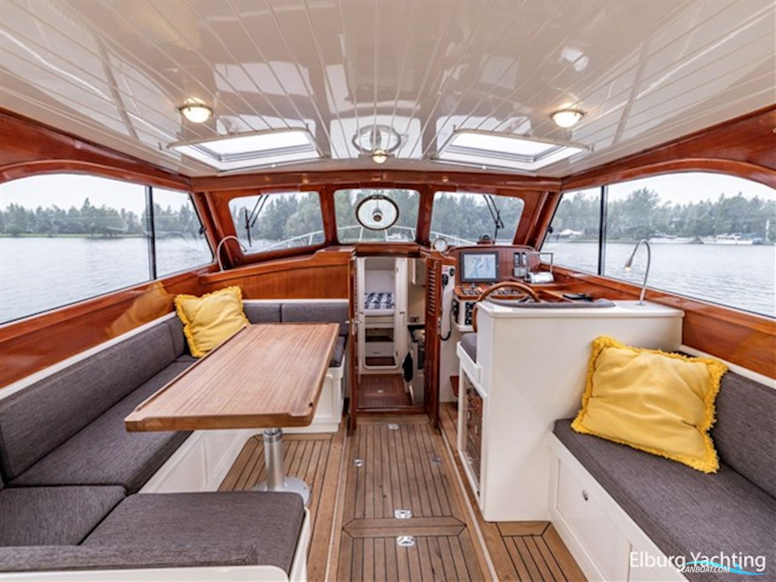 Rapsody 40 Offshore