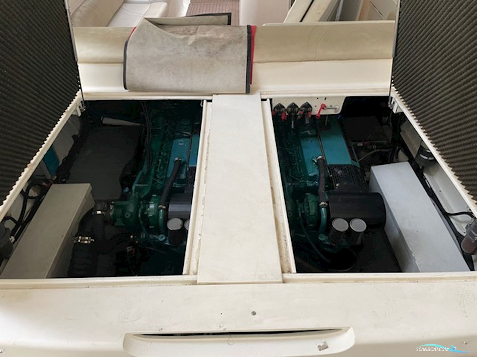 Real Powerboats Revolution 46