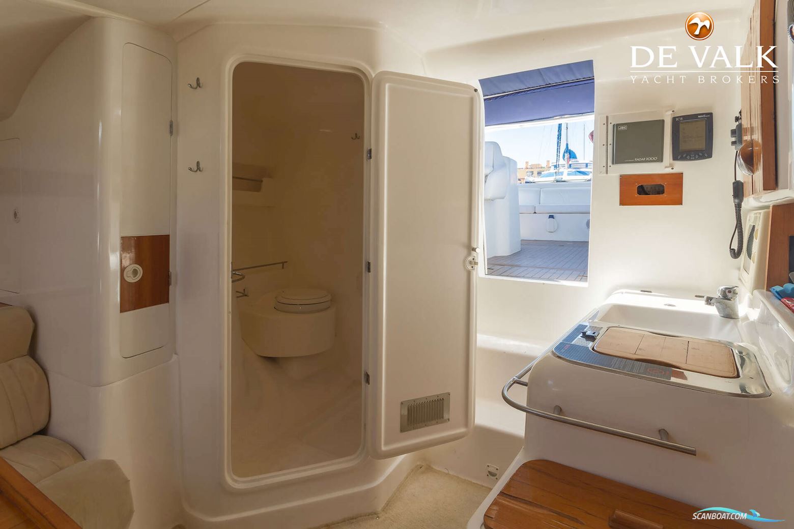 Real Powerboats Revolution 46