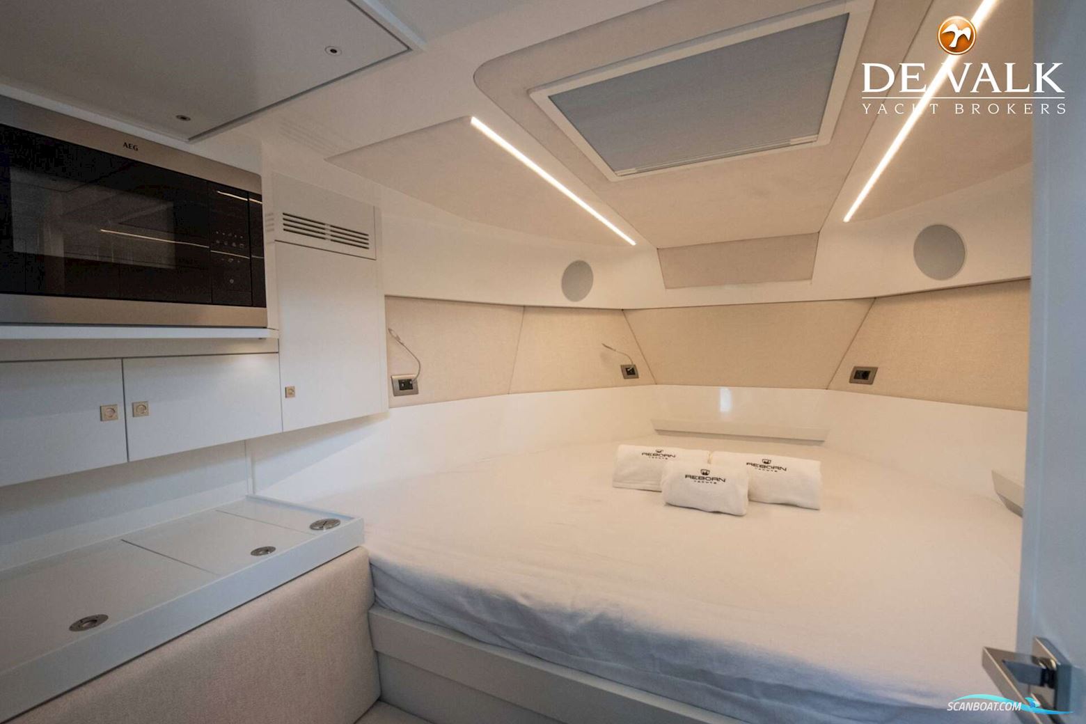 Reborn 40 R Cabin