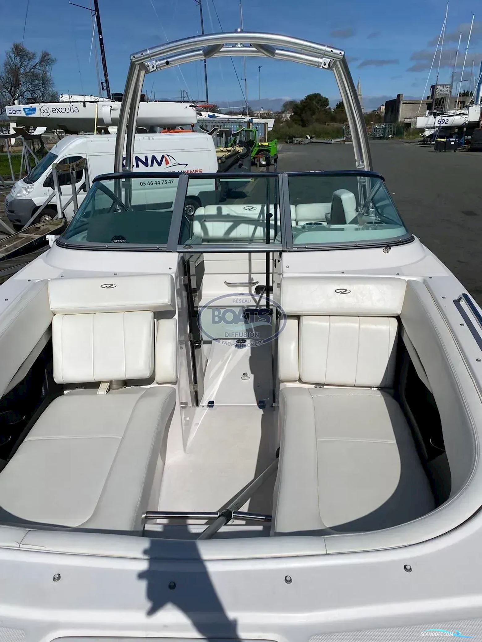 REGAL  24 FastDeck