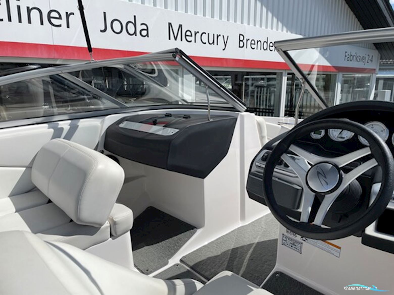 Regal 1900 ES med 200 hk Volvo Penta V6 og Brenderup bådtrailer - SOLGT