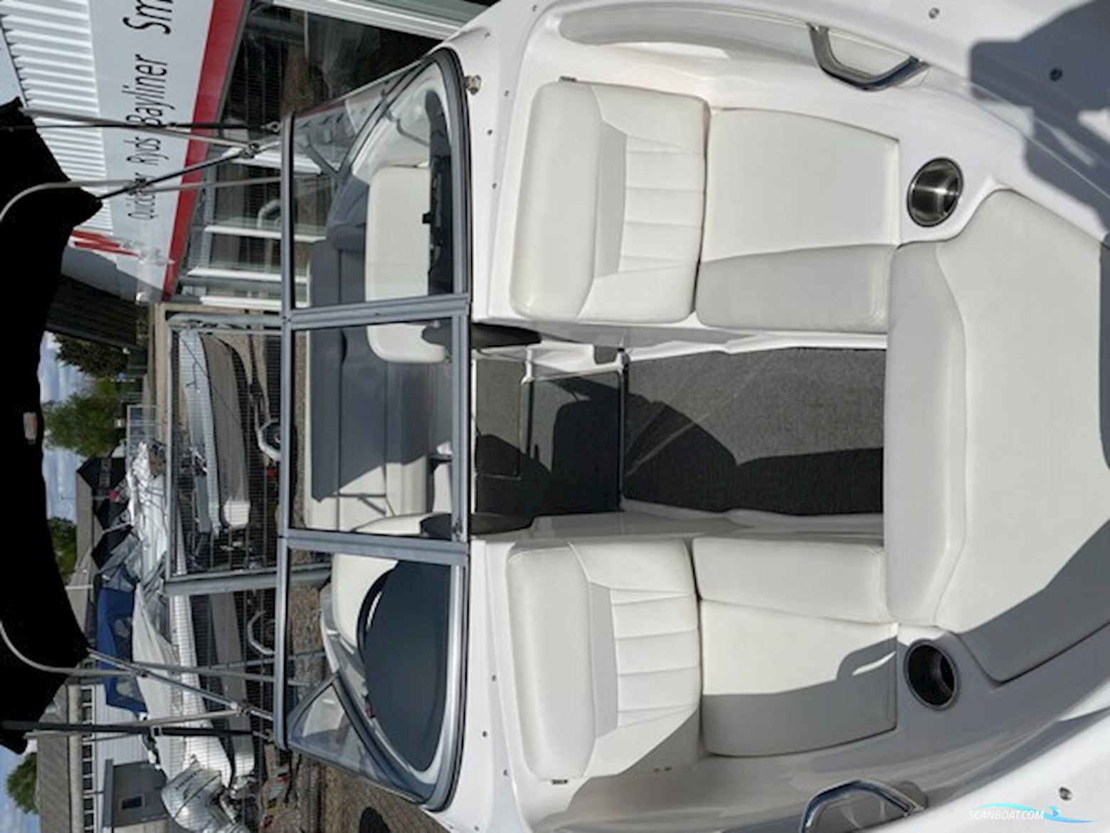 Regal 1900 ES med 200 hk Volvo Penta V6 og Brenderup bådtrailer - SOLGT