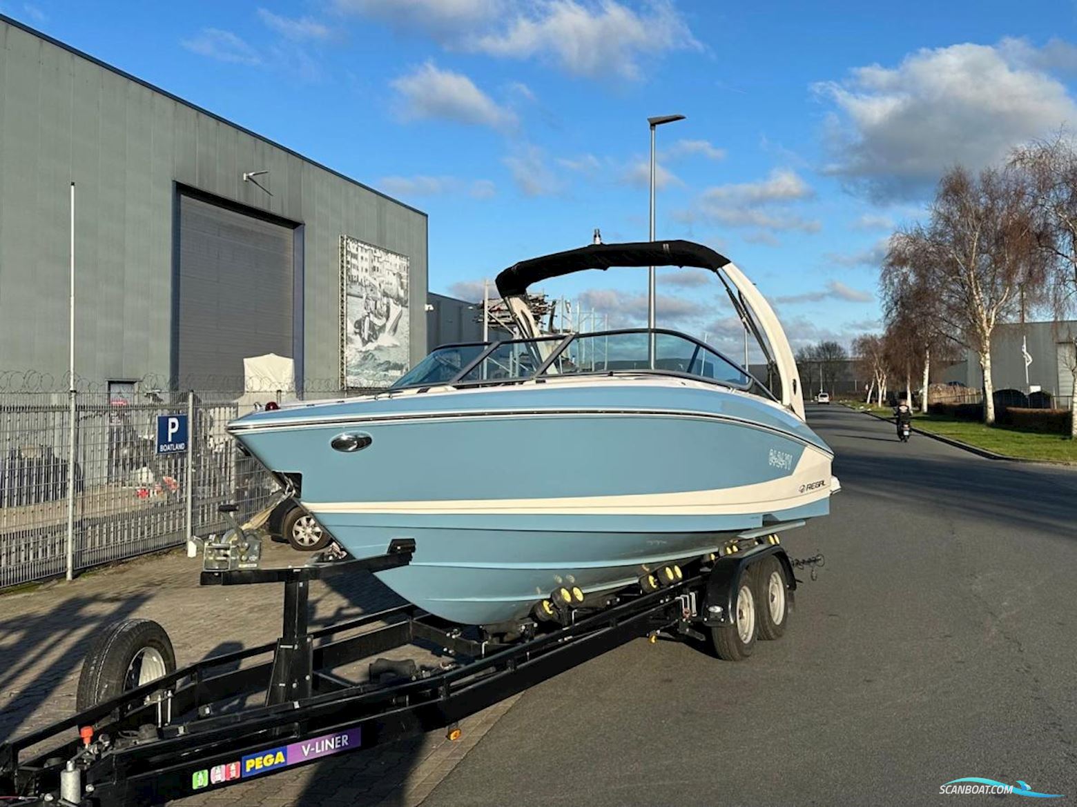 Regal 2300 Bowrider