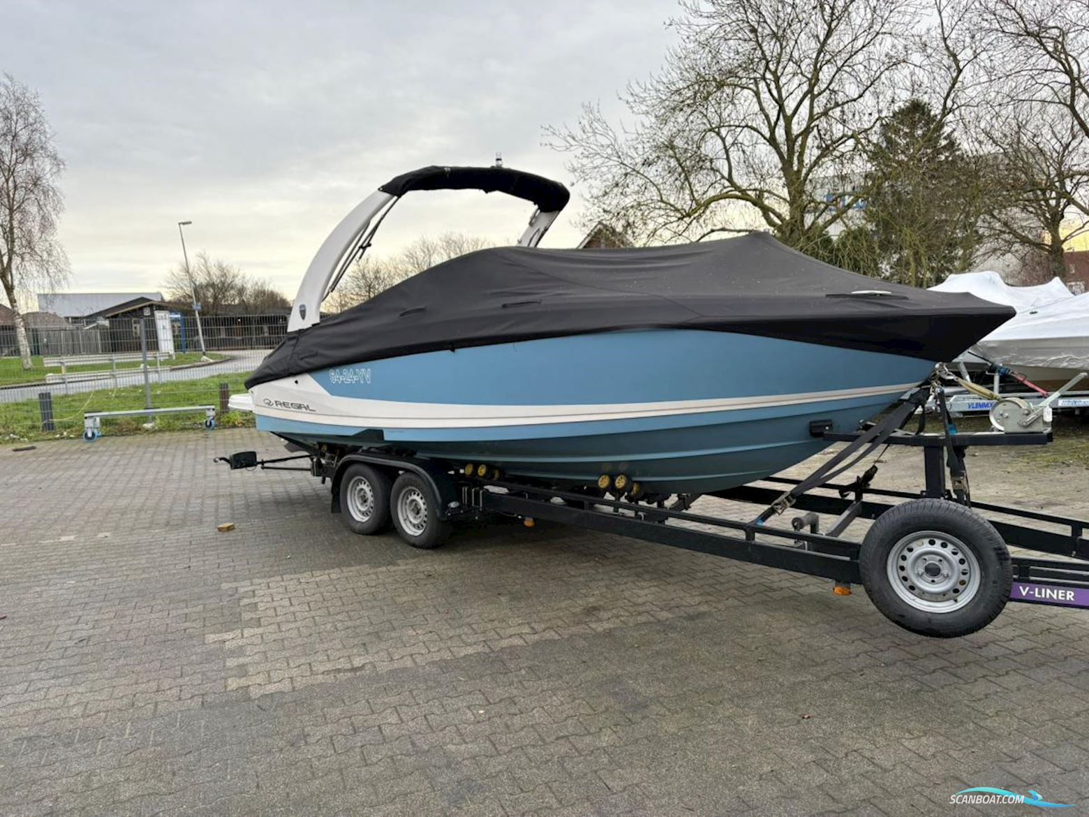 Regal 2300 Bowrider