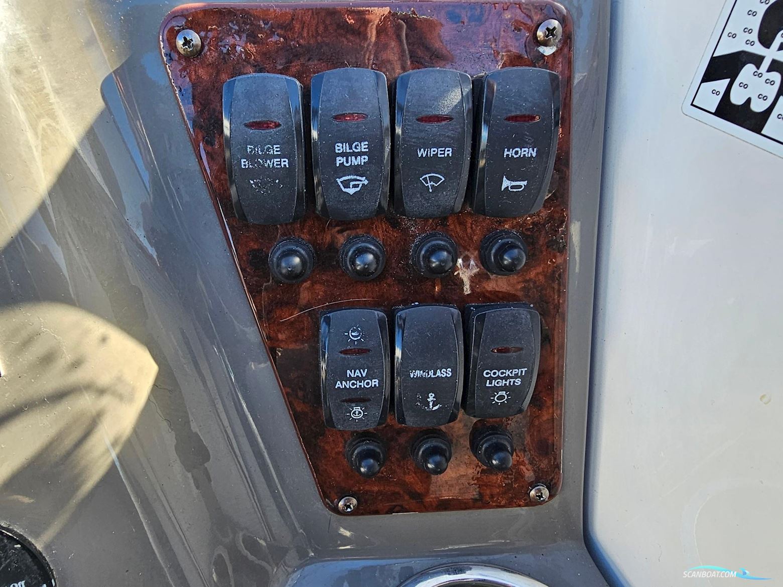 Regal 2565 Window Express