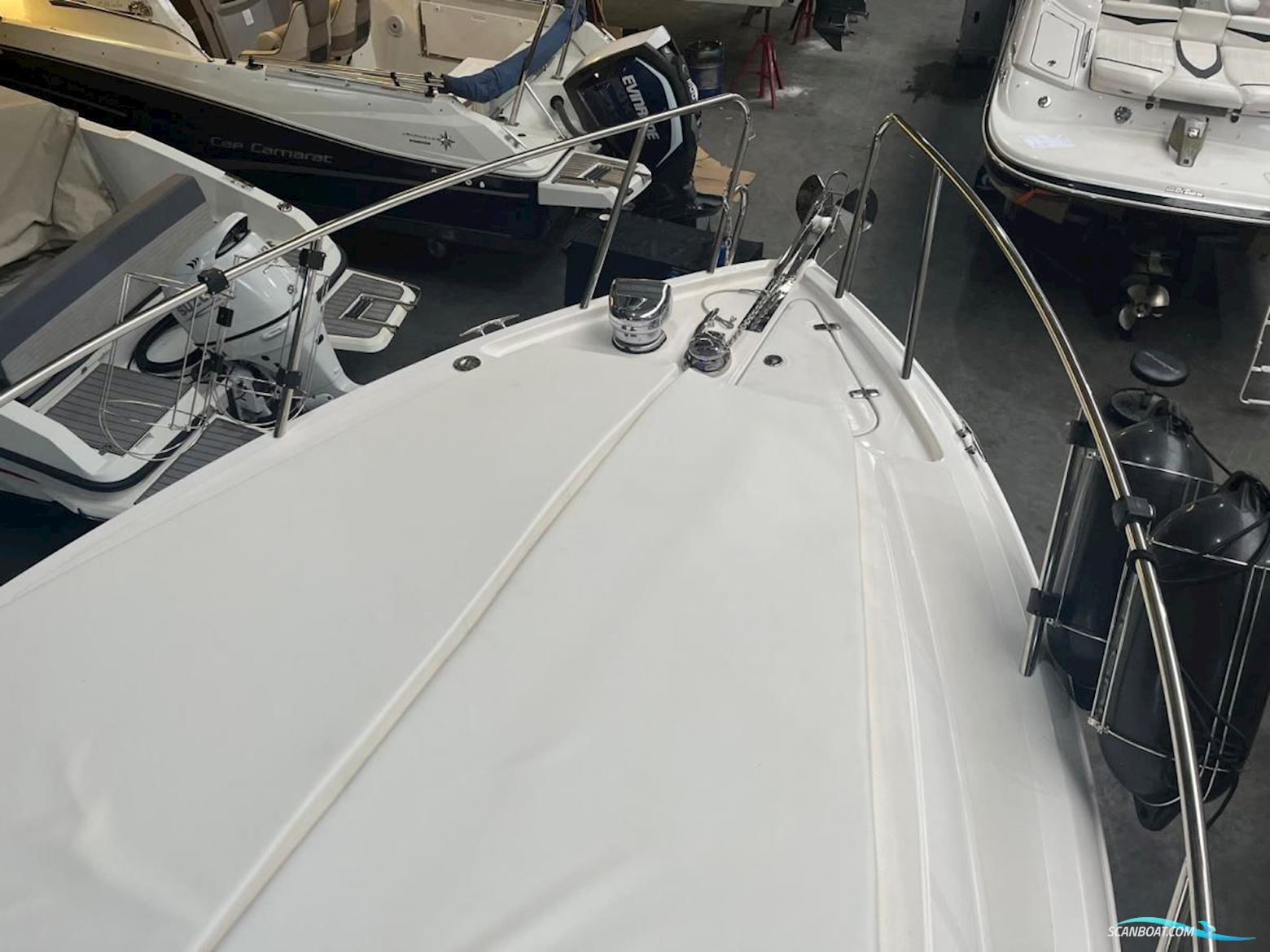 Regal 26 Express Cruiser