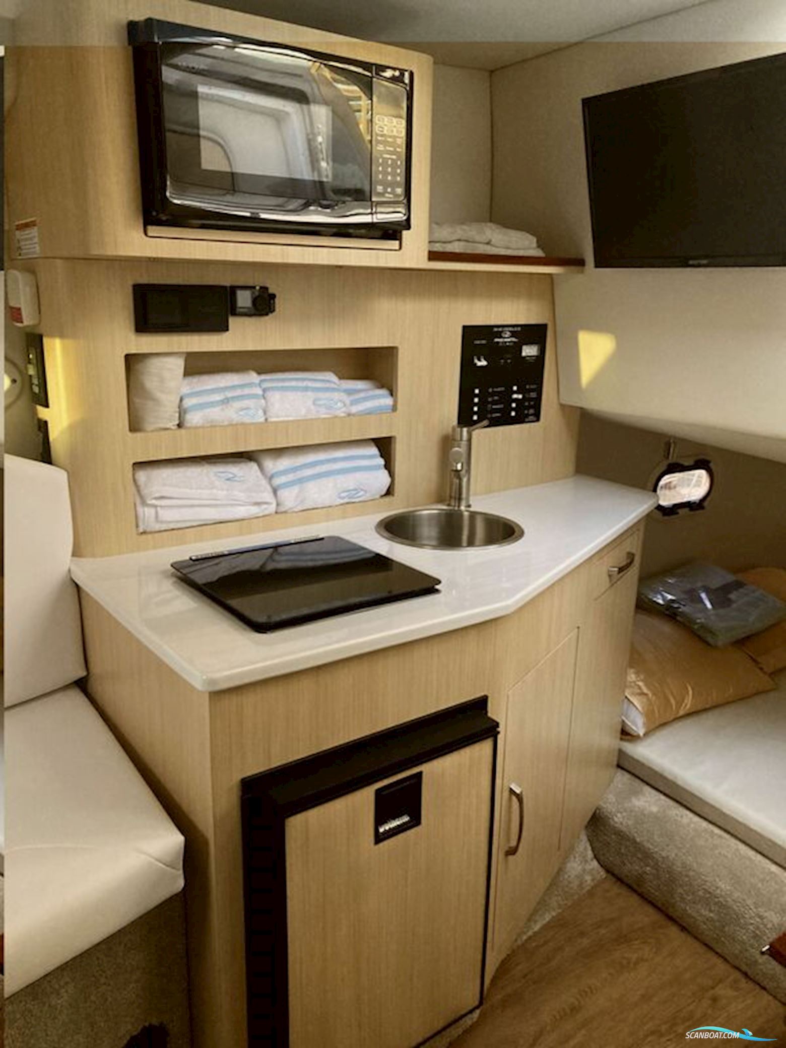Regal 26 Express