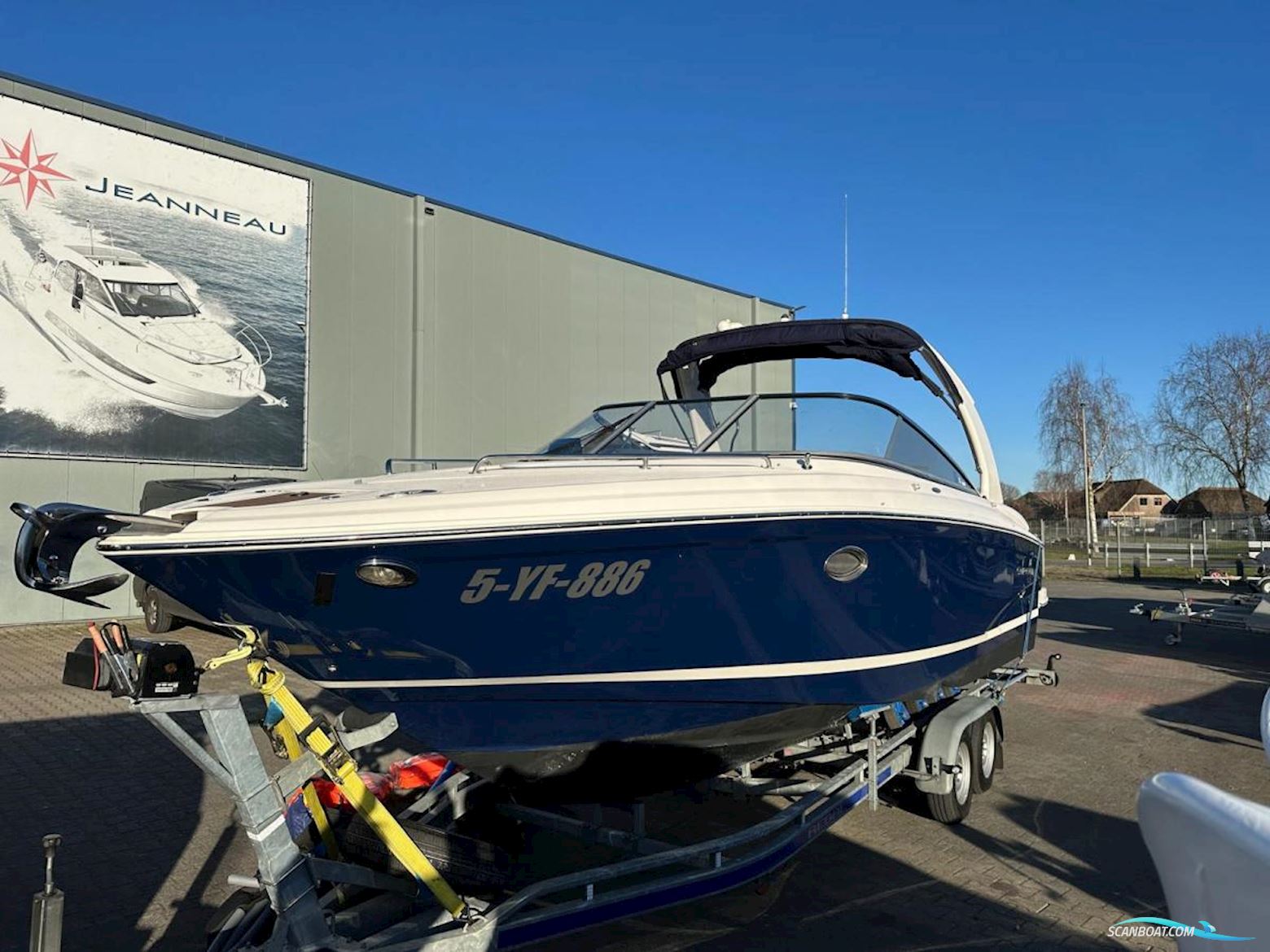 Regal 2750 Cuddy Cabin