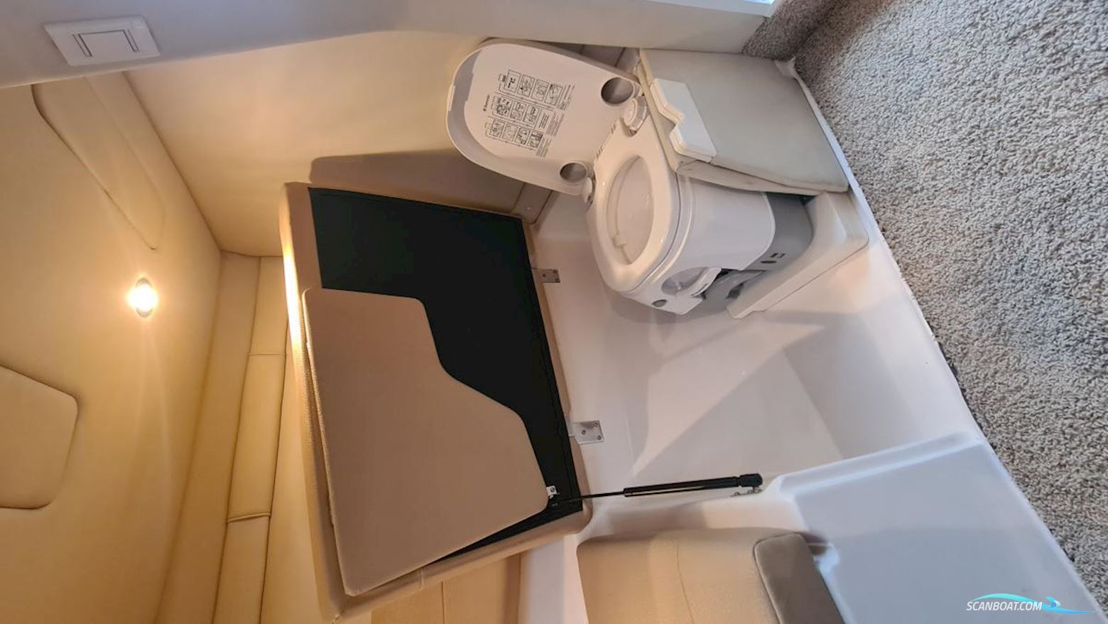 Regal 2750 Cuddy Cabin