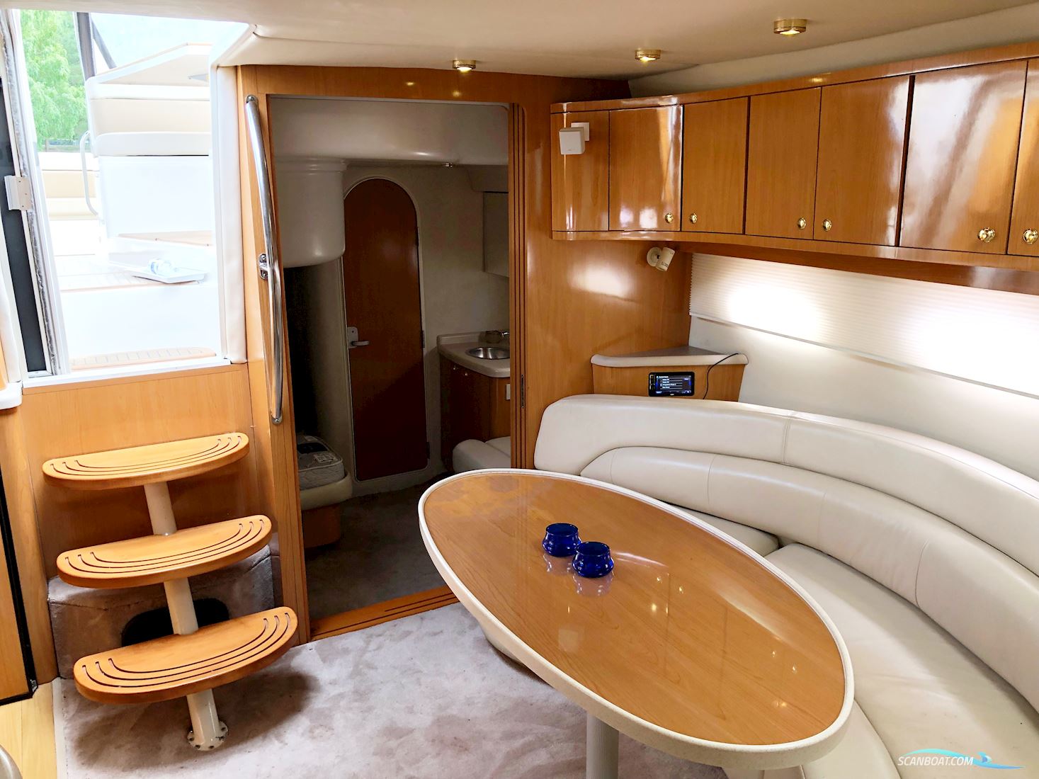 Regal 4160 Commodore