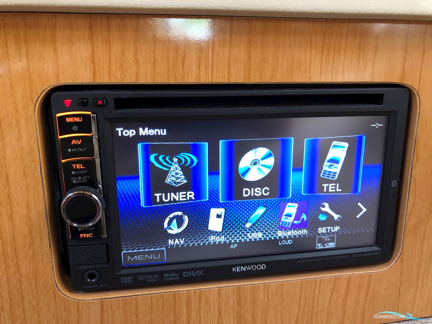 Regal 4160 Commodore