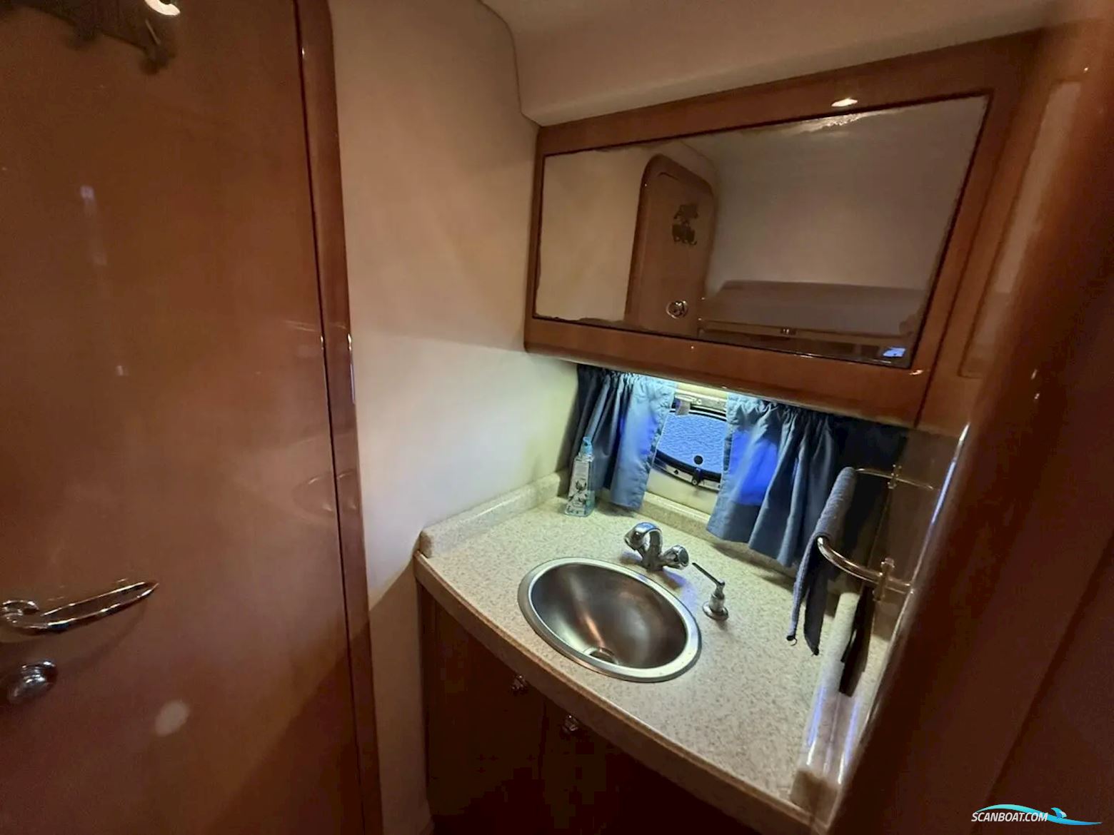 Regal 4460 Commodore