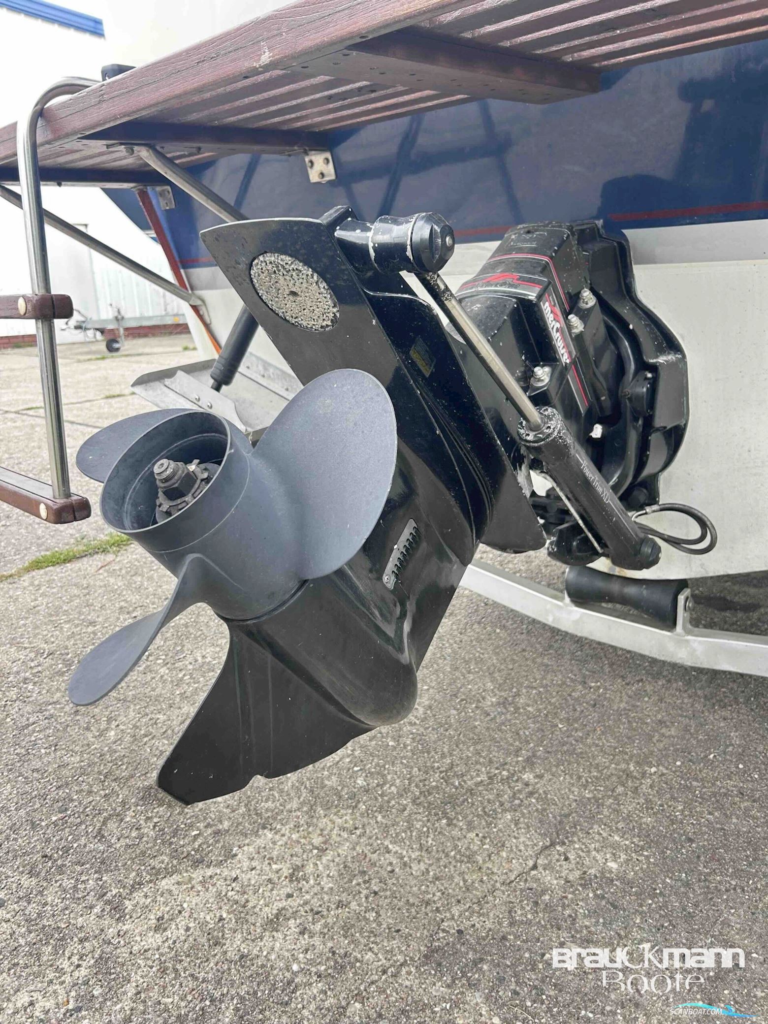 Regal Ambassador 255 XL