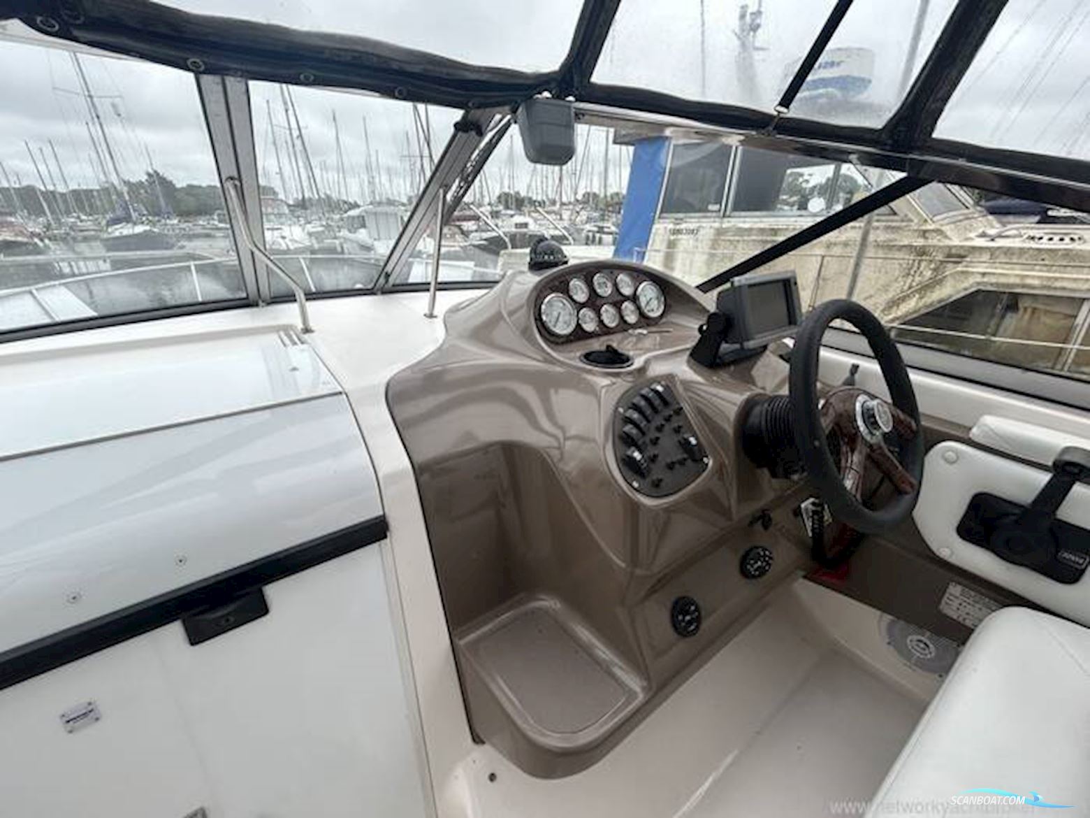 Regal Commodore 2465