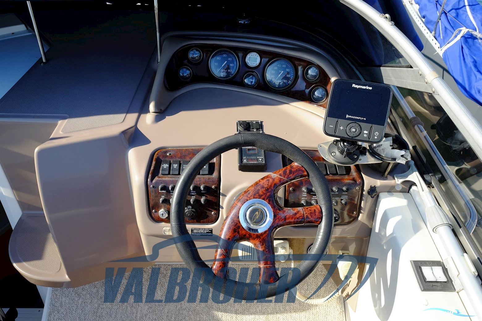 Regal Marine COMMODORE 2665