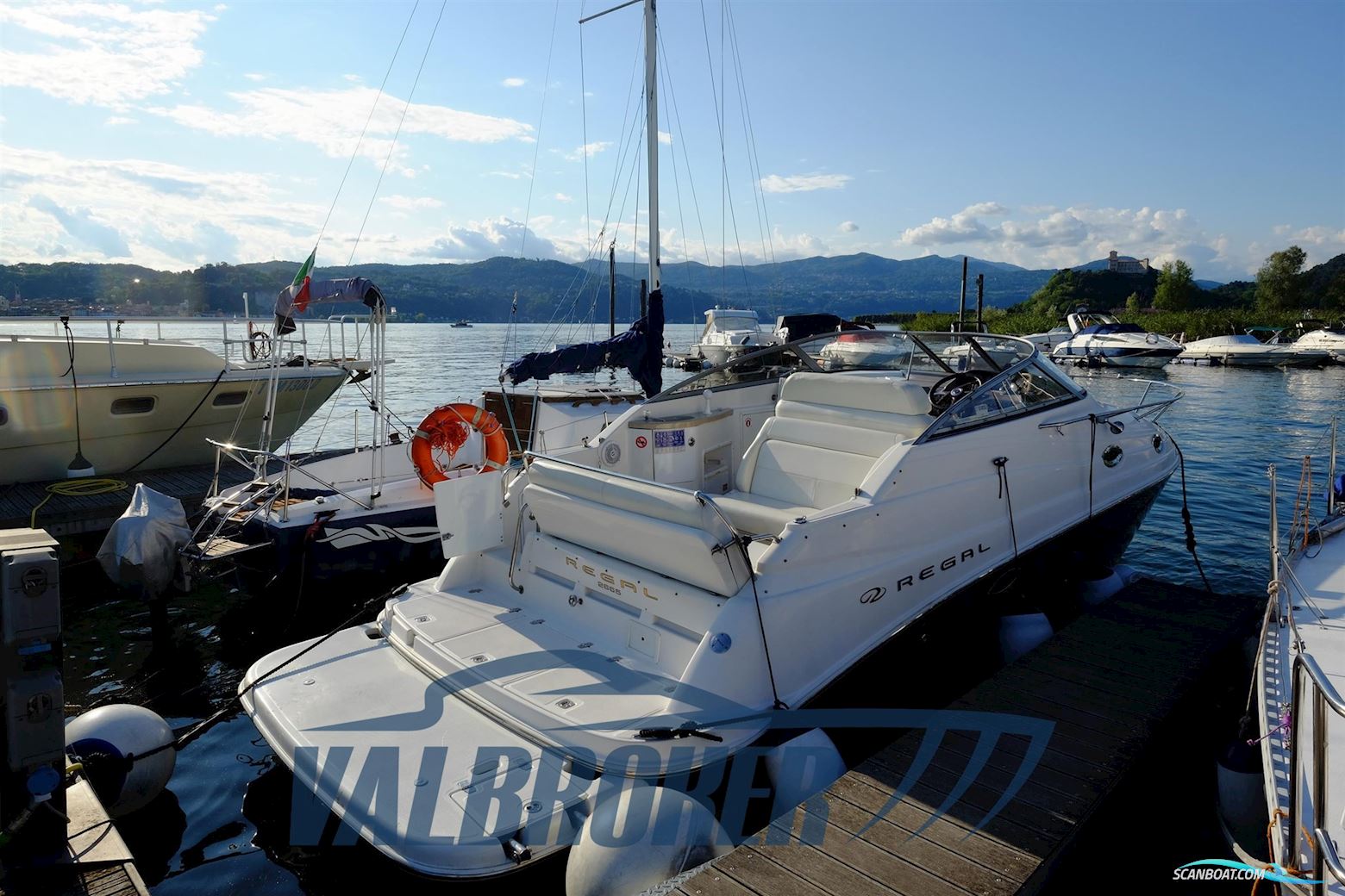 Regal Marine COMMODORE 2665