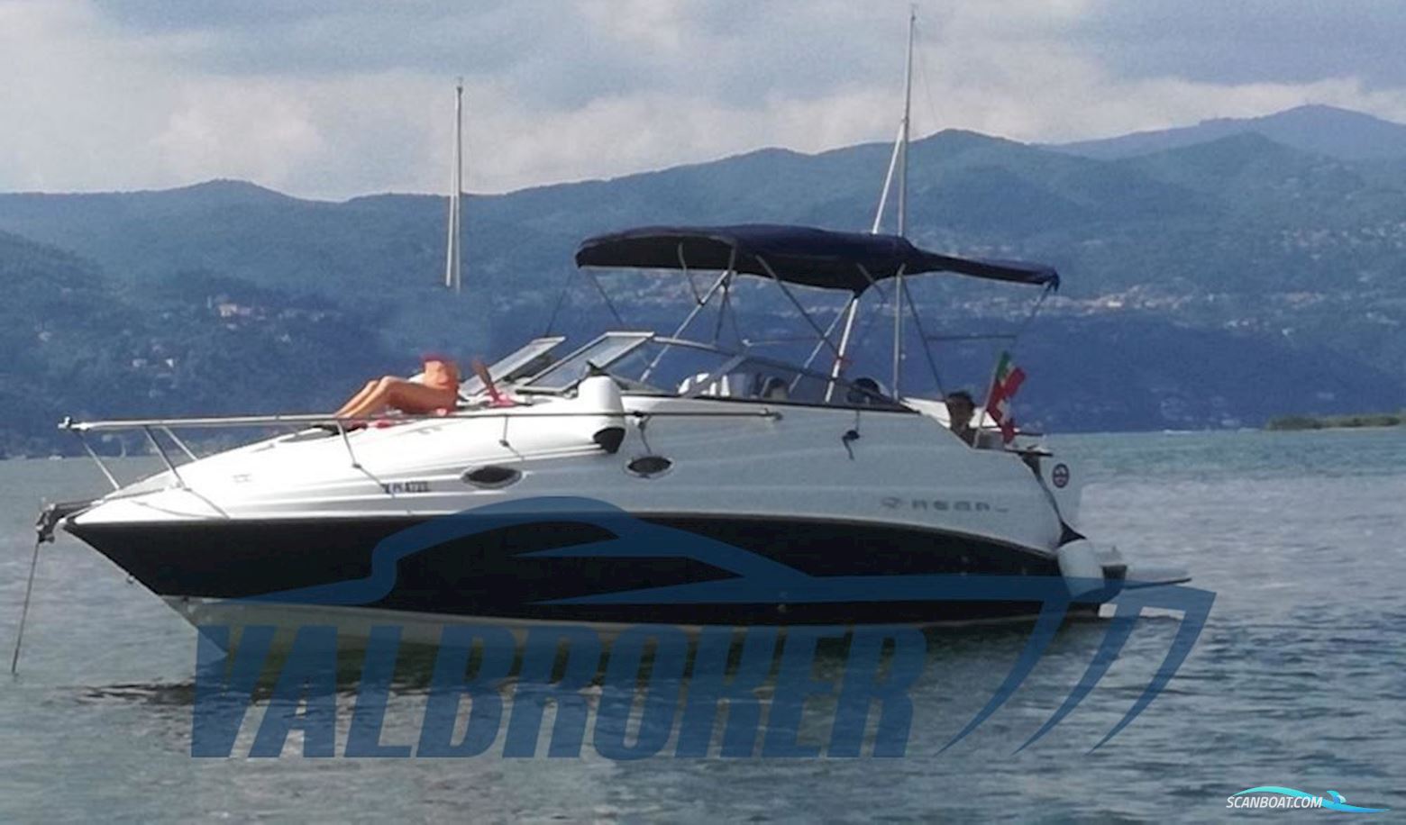 Regal Marine Commodore 2665