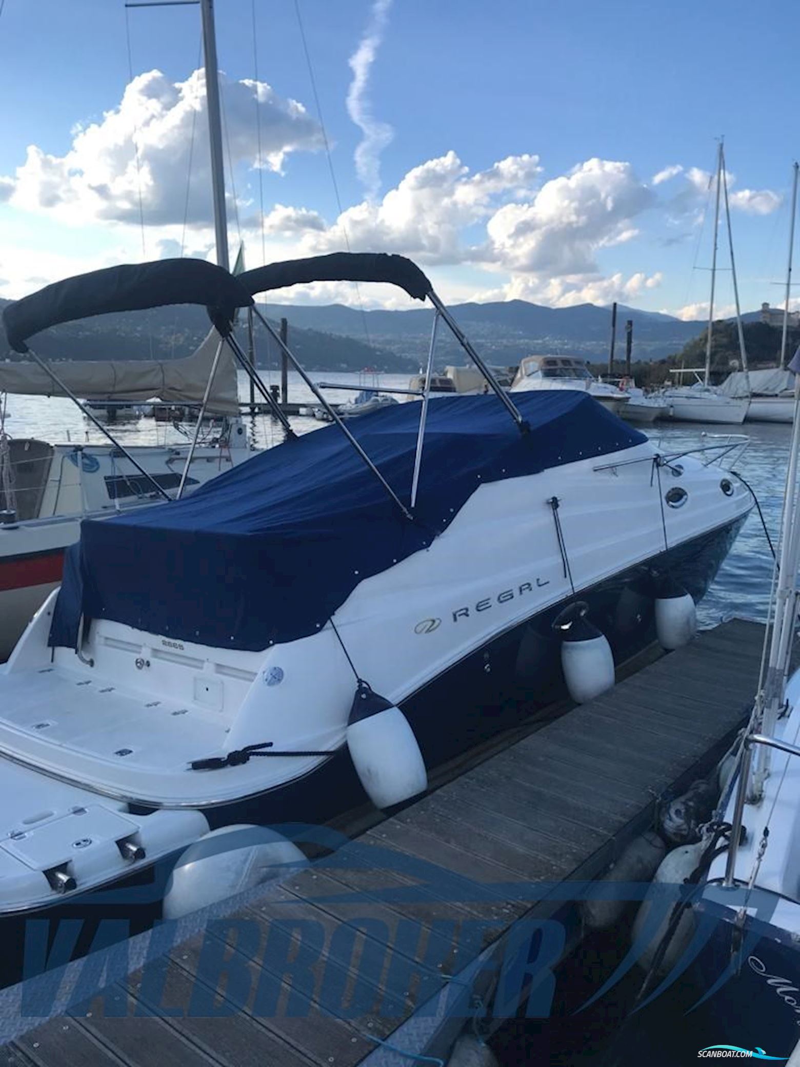 Regal Marine Commodore 2665