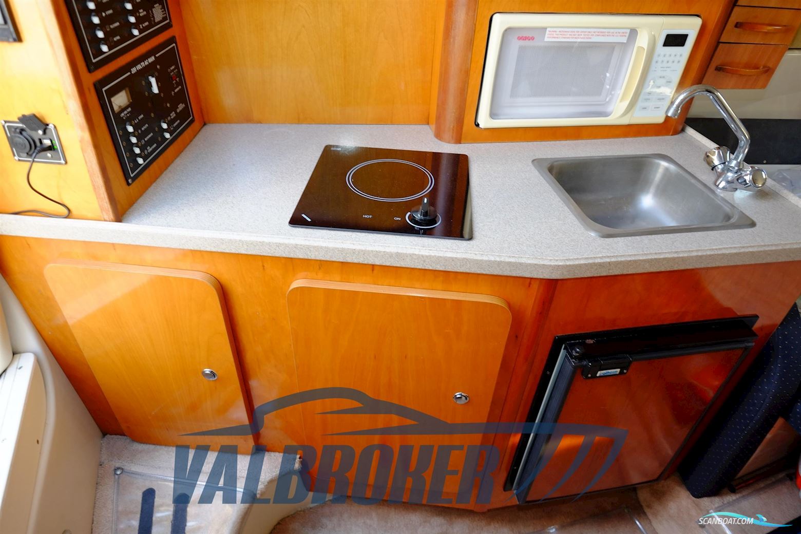 Regal Marine COMMODORE 2665