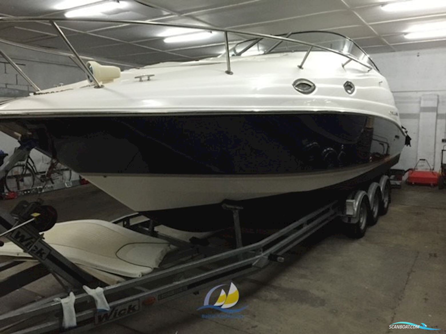 Regal Marine Regal 2665 Commodore Express