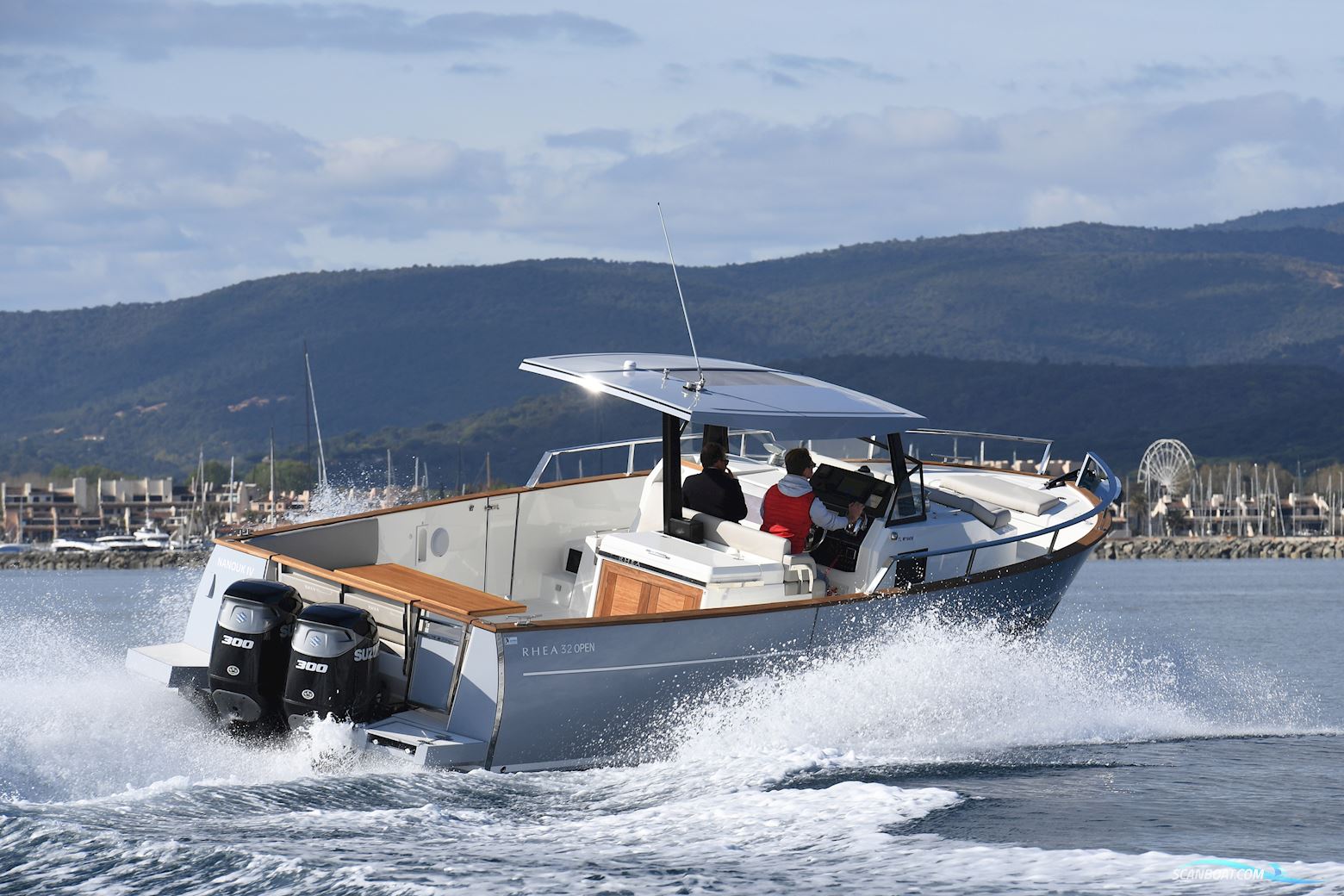 Rhéa 32 Open